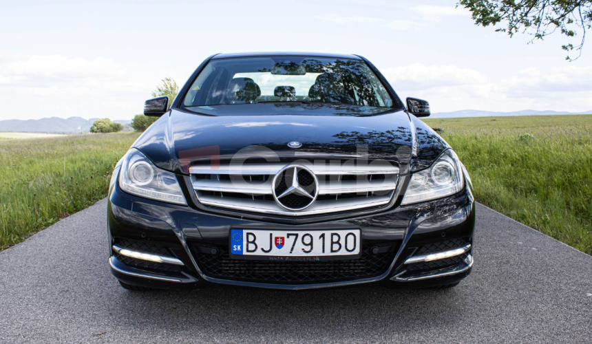 Mercedes-Benz C trieda Sedan