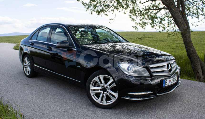 Mercedes-Benz C trieda Sedan