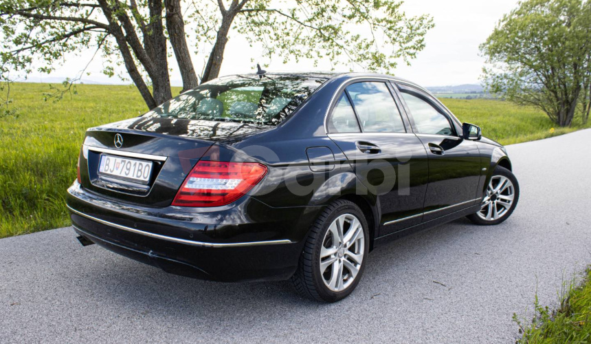 Mercedes-Benz C trieda Sedan