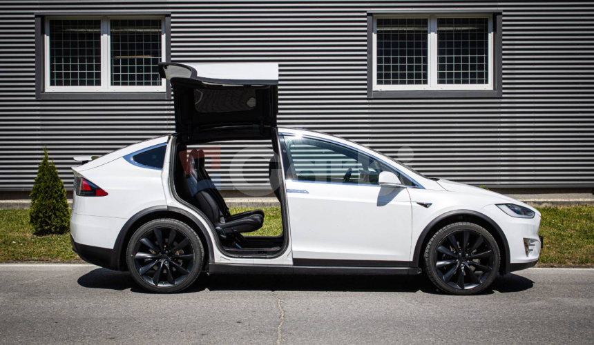 Tesla Model X 75D free supercharger, EAP, 6 miestna verzia, vyservisovaný podvozok, CCS ad.