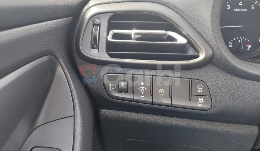 Hyundai i30 1.0 T-GDi Family DCT