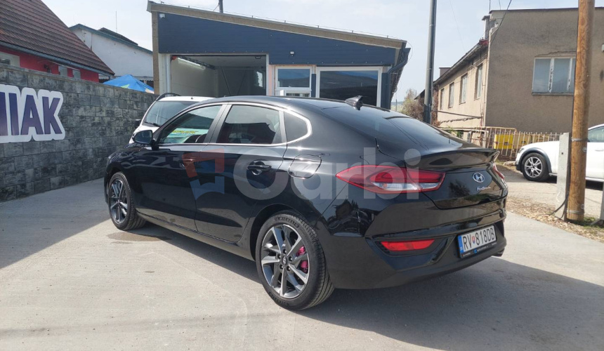 Hyundai i30 1.0 T-GDi Family DCT
