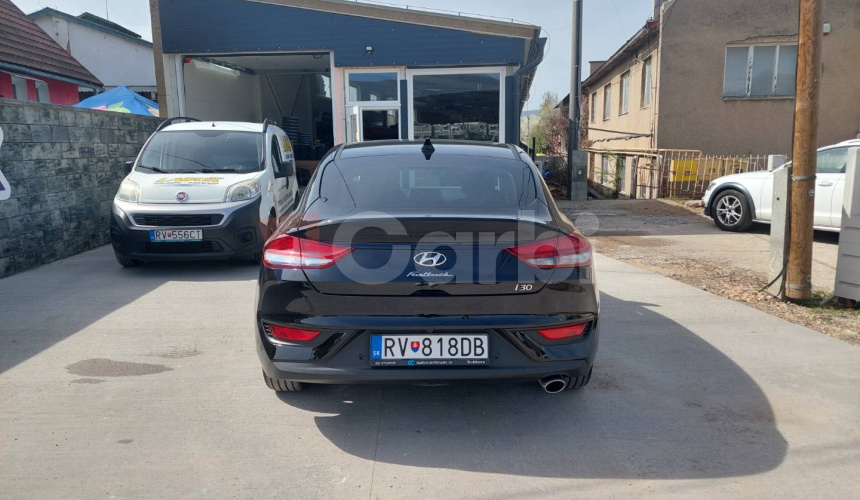 Hyundai i30 1.0 T-GDi Family DCT