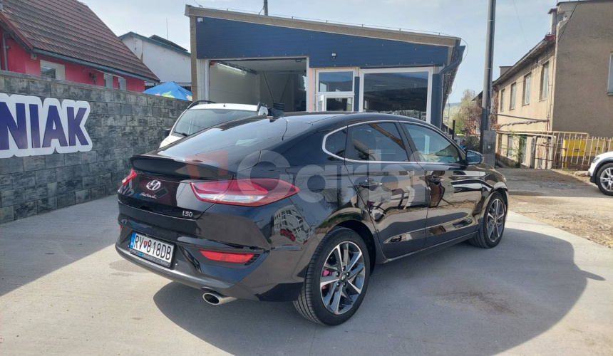 Hyundai i30 1.0 T-GDi Family DCT