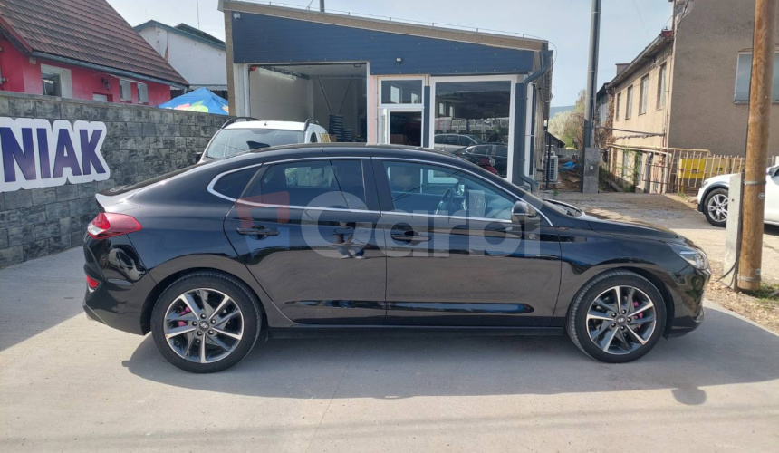 Hyundai i30 1.0 T-GDi Family DCT