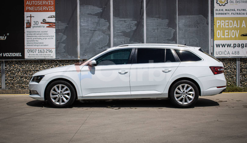 Škoda Superb Combi 2.0 TDI DSG Style, Webasto, Kessy, Bixenón, Navi, pamäťové sedadlo