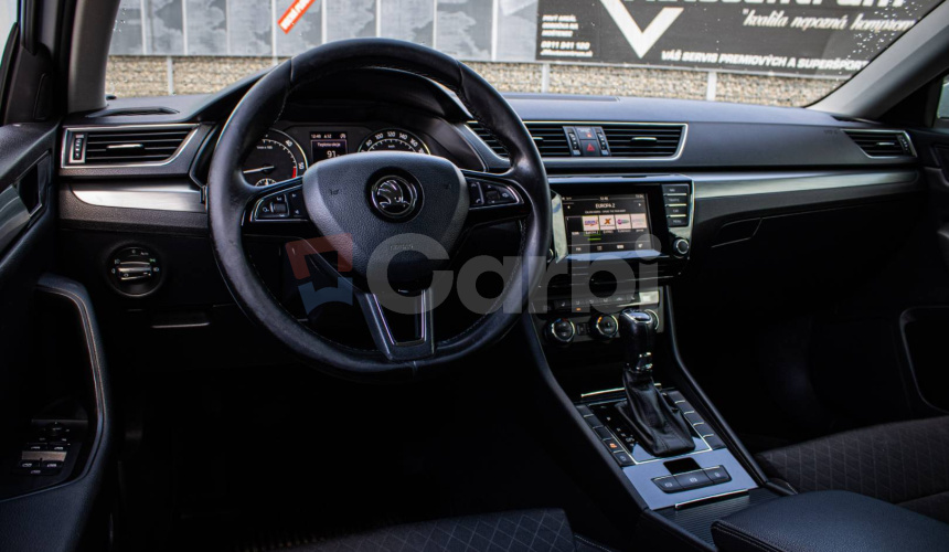 Škoda Superb Combi 2.0 TDI DSG Style, Webasto, Kessy, Bixenón, Navi, pamäťové sedadlo
