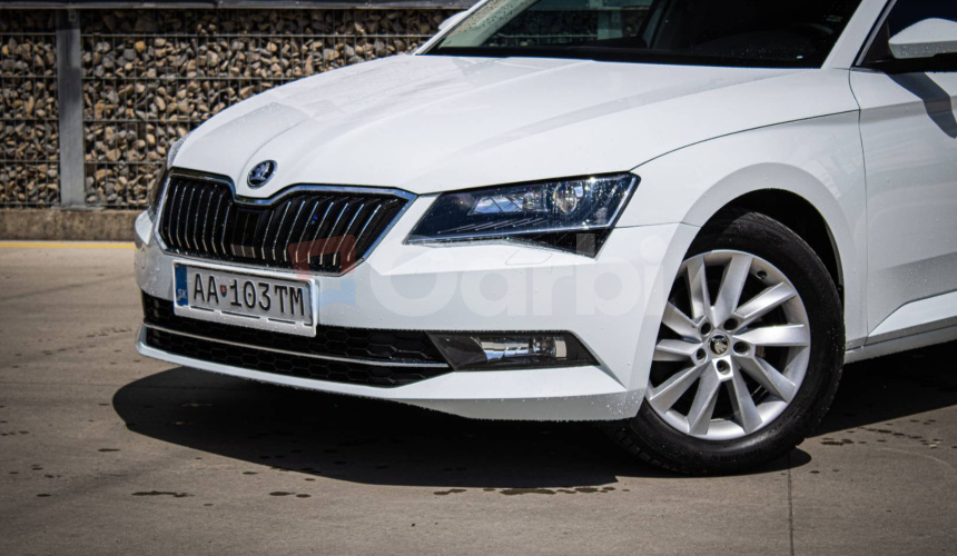 Škoda Superb Combi 2.0 TDI DSG Style, Webasto, Kessy, Bixenón, Navi, pamäťové sedadlo