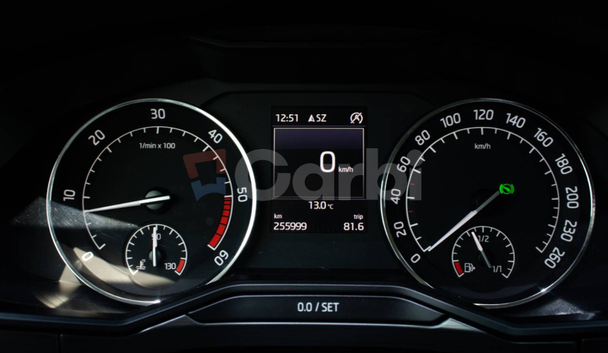 Škoda Superb Combi 2.0 TDI DSG Style, Webasto, Kessy, Bixenón, Navi, pamäťové sedadlo