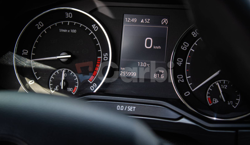 Škoda Superb Combi 2.0 TDI DSG Style, Webasto, Kessy, Bixenón, Navi, pamäťové sedadlo