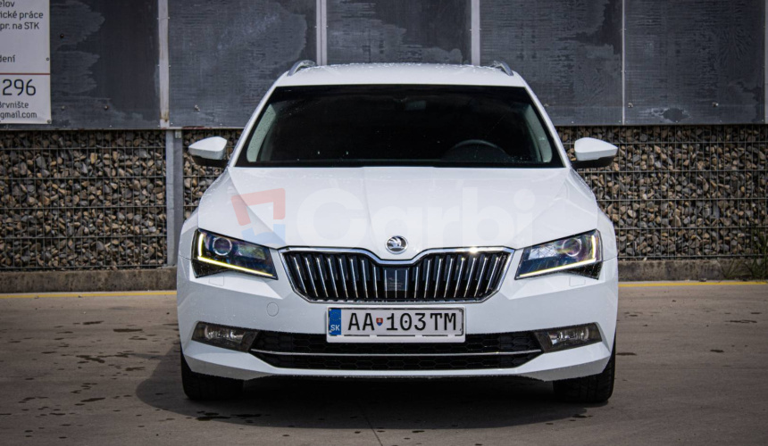 Škoda Superb Combi 2.0 TDI DSG Style, Webasto, Kessy, Bixenón, Navi, pamäťové sedadlo