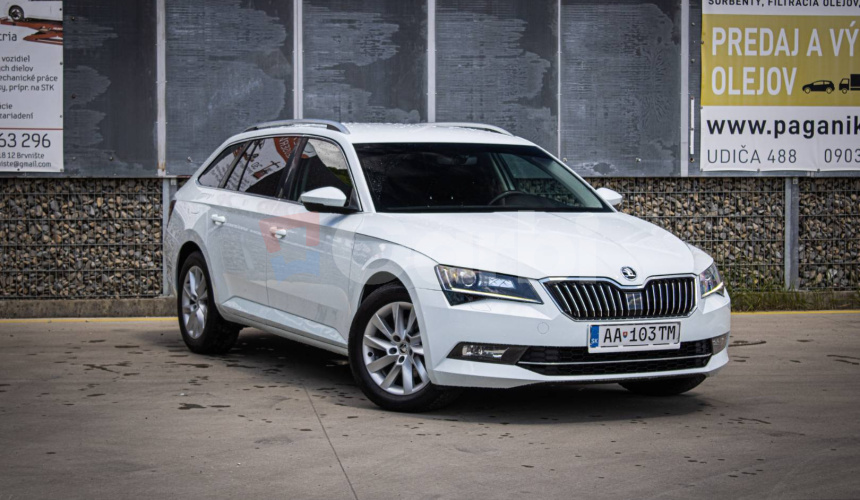 Škoda Superb Combi 2.0 TDI DSG Style, Webasto, Kessy, Bixenón, Navi, pamäťové sedadlo