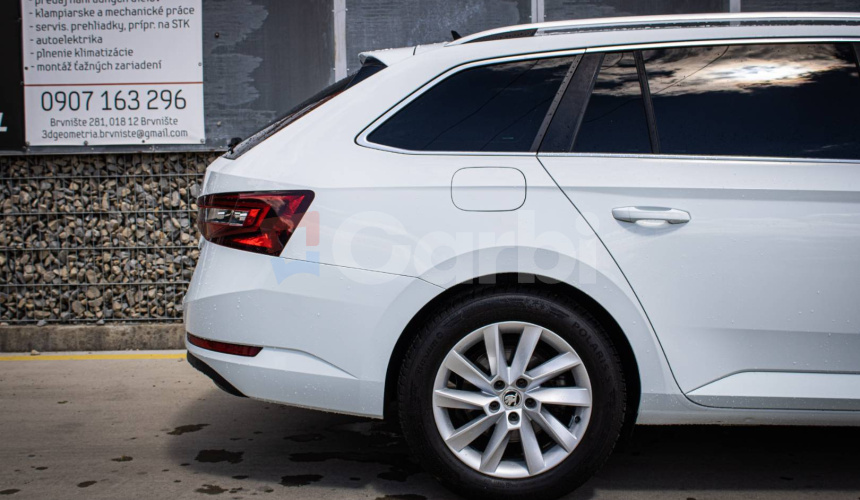 Škoda Superb Combi 2.0 TDI DSG Style, Webasto, Kessy, Bixenón, Navi, pamäťové sedadlo