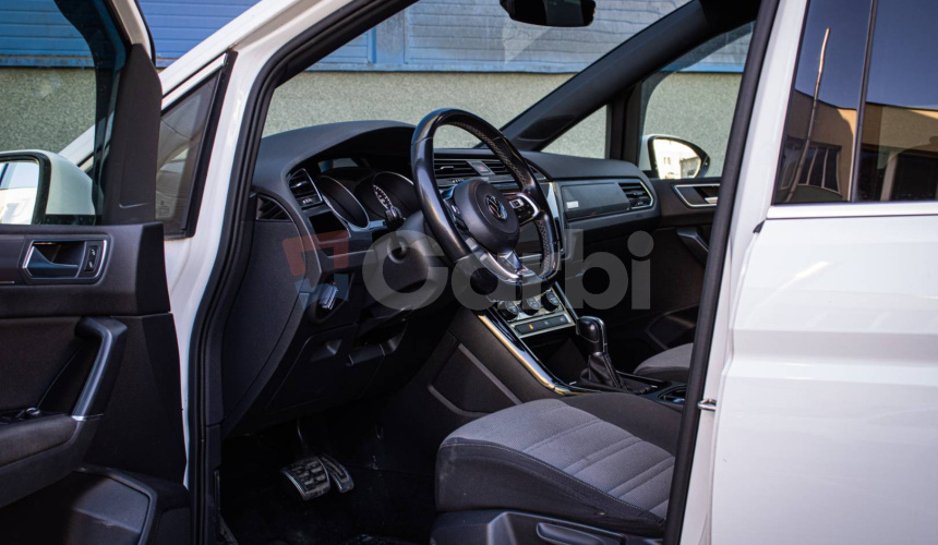 Volkswagen Touran 1.4 TSI R-Line DSG, Slovenské, Kamera, ACC, vyhrievané čelné, DPH