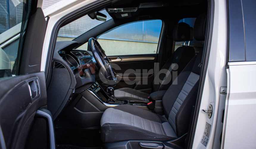 Volkswagen Touran 1.4 TSI R-Line DSG, Slovenské, Kamera, ACC, vyhrievané čelné, DPH