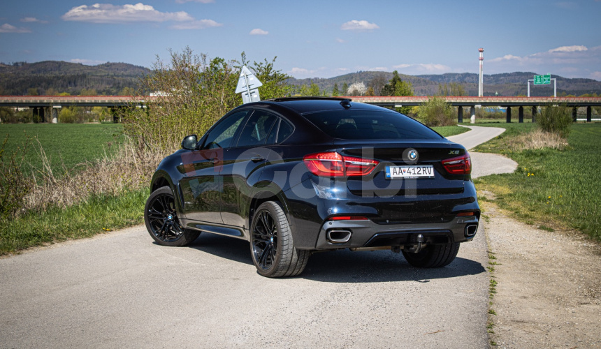 BMW X6 xDrive 30d Mpacket, nové komplet rozvody, LED svetlá, Harman, šíber, HUD, ŤZ