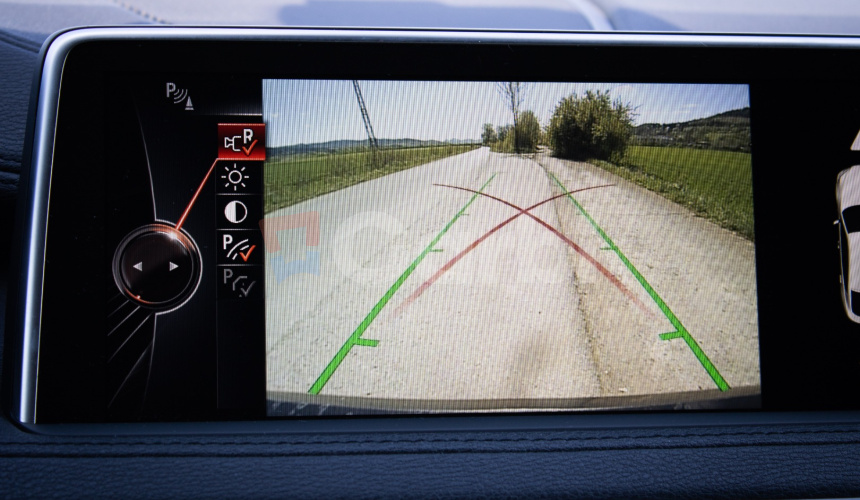 BMW X6 xDrive 30d Mpacket, nové komplet rozvody, LED svetlá, Harman, šíber, HUD, ŤZ