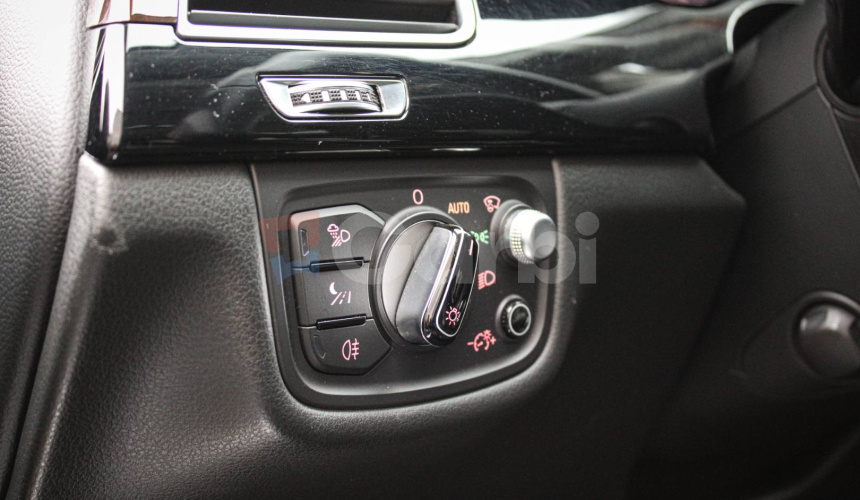 Audi A8 3.0 TDI V6 DPF clean diesel quattro tiptronic