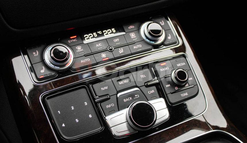 Audi A8 3.0 TDI V6 DPF clean diesel quattro tiptronic