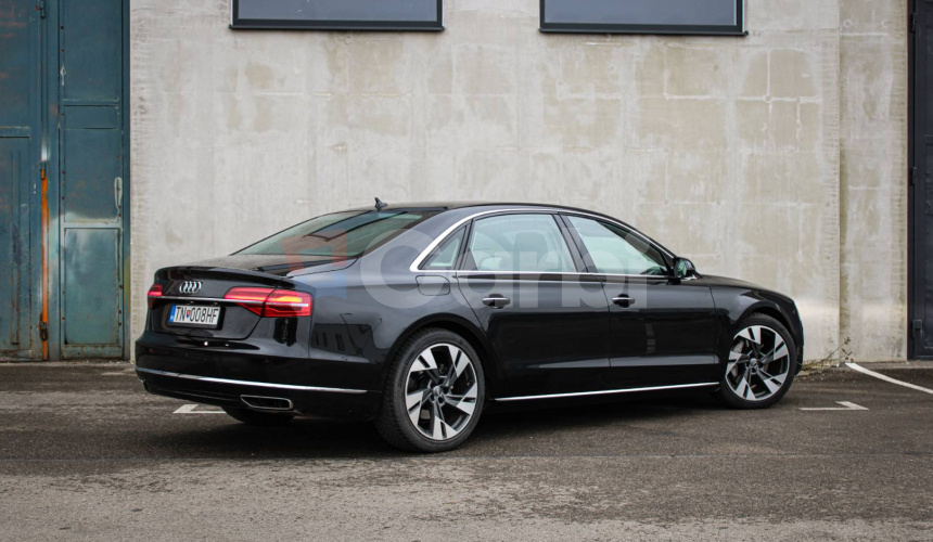 Audi A8 3.0 TDI V6 DPF clean diesel quattro tiptronic