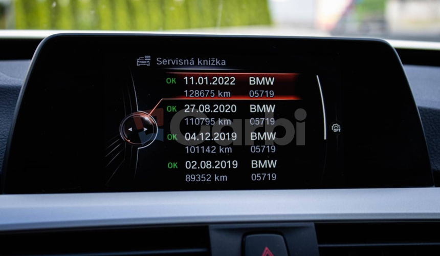 BMW Rad 3 GT 318d F34, nelakované, stav nového auta, LED, automat, pamäťové sedadlo vodiča