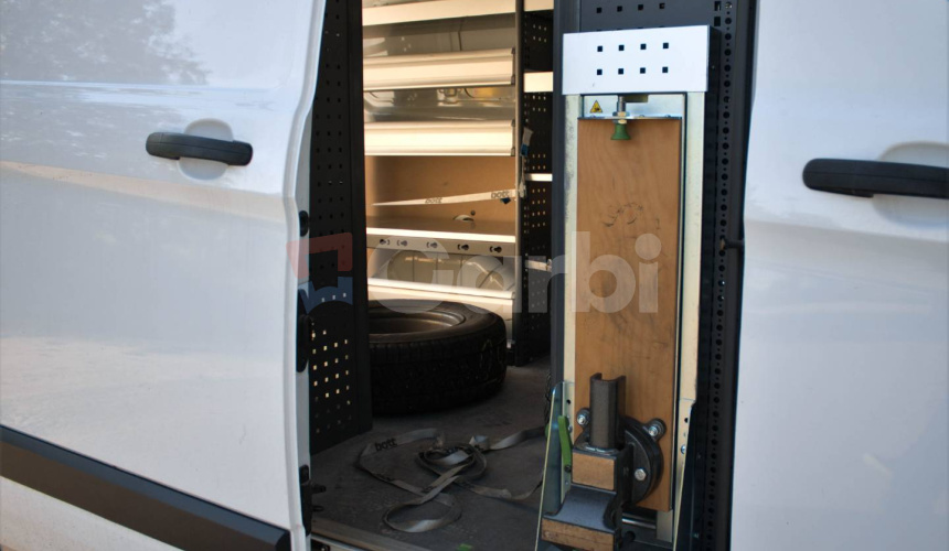 Ford Transit Custom Trend 96kw + BOTT výbava