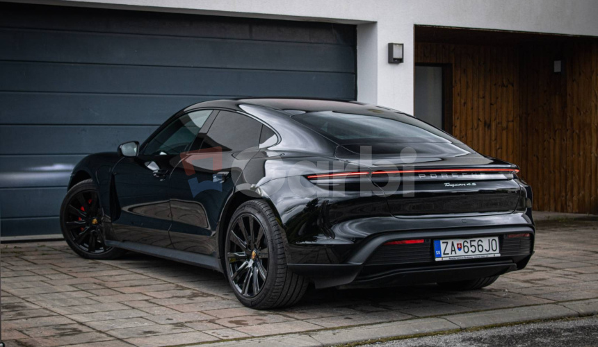 Porsche Taycan S, 1. Majiteľ, Slovenské, Bicolor interiér, Sport Chrono Packet, DPH