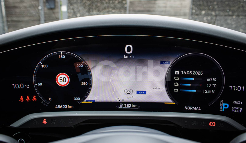 Porsche Taycan S, 1. Majiteľ, Slovenské, Bicolor interiér, Sport Chrono Packet, DPH