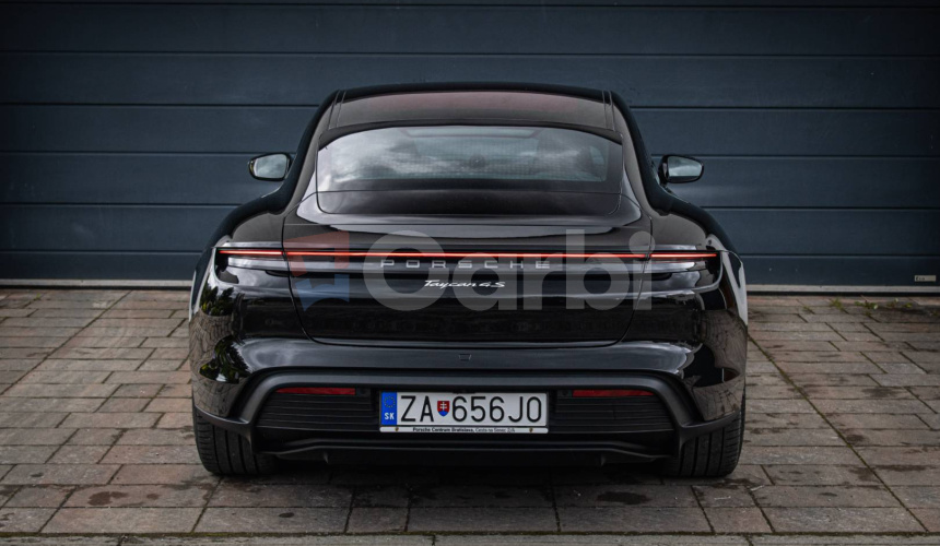 Porsche Taycan S, 1. Majiteľ, Slovenské, Bicolor interiér, Sport Chrono Packet, DPH