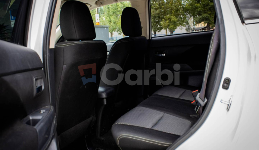 Mitsubishi Outlander 2.2 DI-D Instyle, 110kW, M6, 5d., 7-miestne