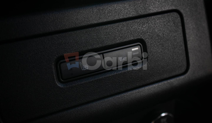 Land Rover Discovery 3.0L TD6 HSE AWD A/T