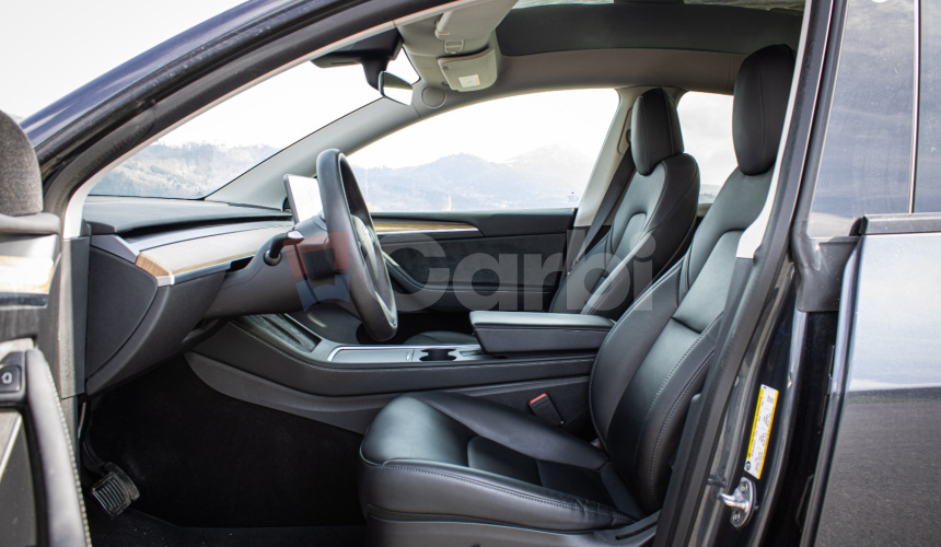 Tesla Model Y Long Range Nelakované, Ryzen, vyhrievaný volant, stierače, DPH