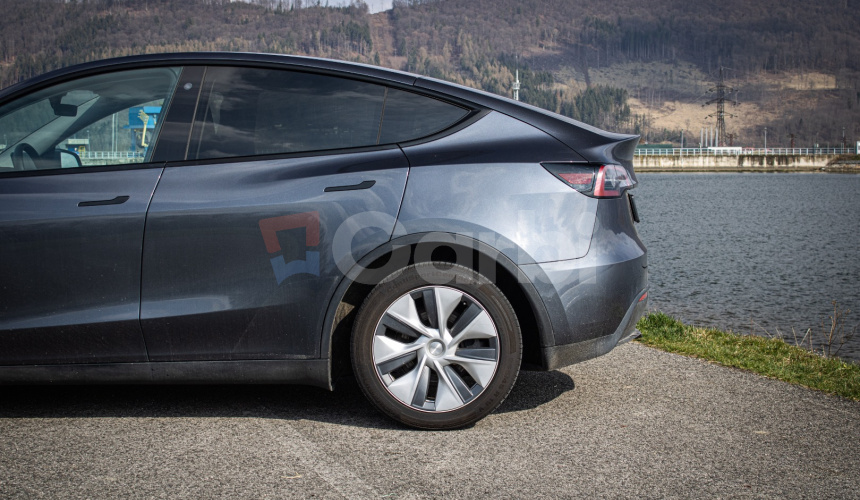 Tesla Model Y Long Range Nelakované, Ryzen, vyhrievaný volant, stierače, DPH
