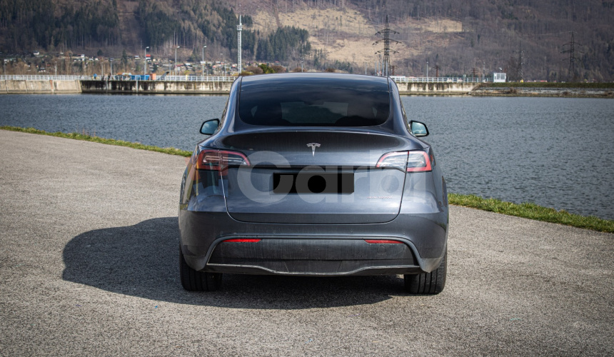 Tesla Model Y Long Range Nelakované, Ryzen, vyhrievaný volant, stierače, DPH
