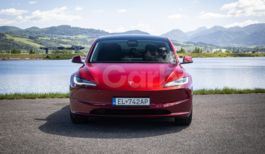 Tesla Model 3 Highland Long Range 93%SOH, Ultra red metalíza, fólie, odpočet