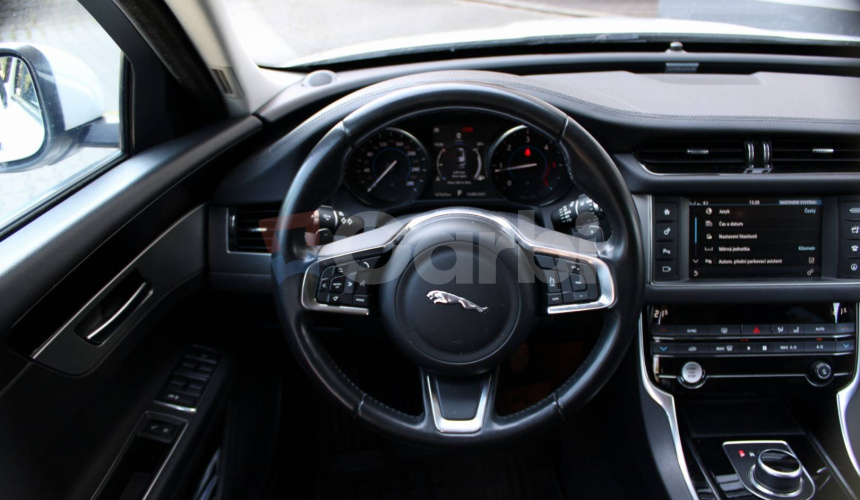 Jaguar XF Sportbrake 2.0D I4 180k Portfolio RWD Auto
