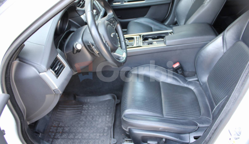 Jaguar XF Sportbrake 2.0D I4 180k Portfolio RWD Auto