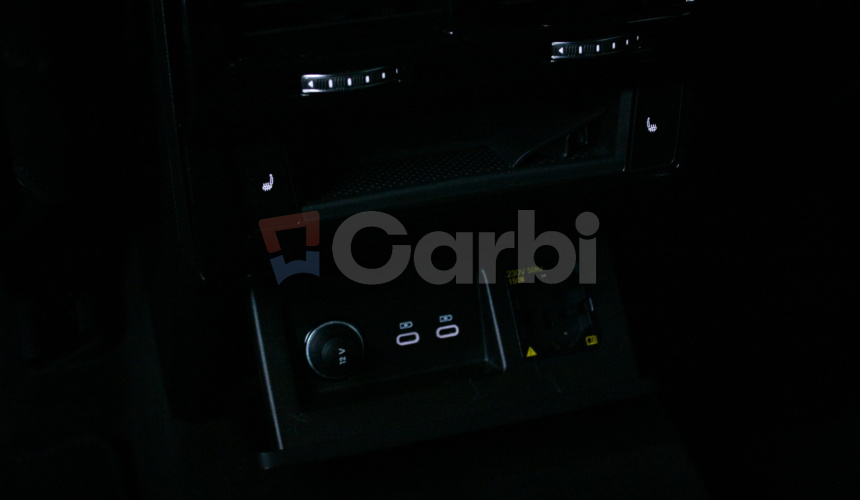 Volkswagen Touareg 3.0 V6 TDI 210kW, Masáž, Webasto, HUD, nočné videnie, softclose, ťažné