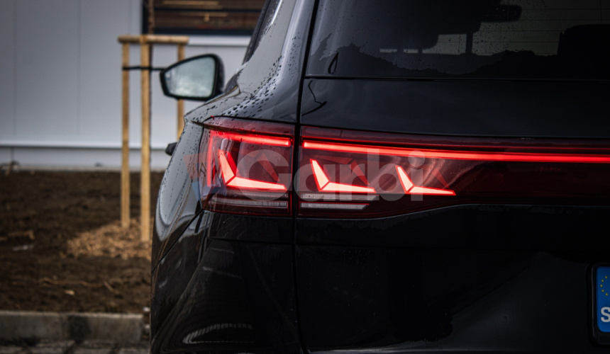 Volkswagen Touareg 3.0 V6 TDI 210kW, Masáž, Webasto, HUD, nočné videnie, softclose, ťažné