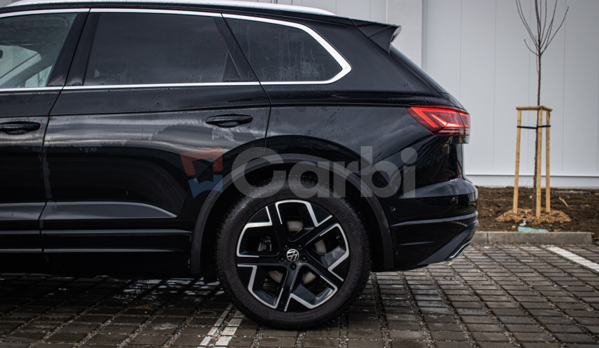 Volkswagen Touareg 3.0 V6 TDI 210kW, Masáž, Webasto, HUD, nočné videnie, softclose, ťažné