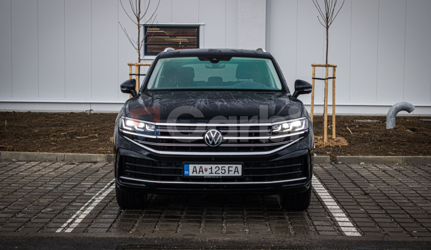 Volkswagen Touareg 3.0 V6 TDI 210kW, Masáž, Webasto, HUD, nočné videnie, softclose, ťažné