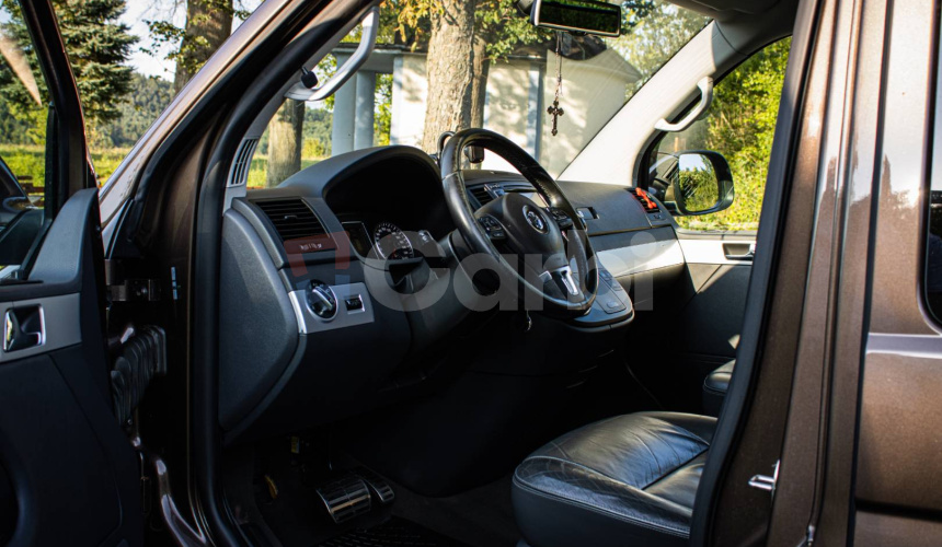 Volkswagen T5 Multivan 2.0 BiTDI DSG, Webasto, Po veľkom servise za 5 000