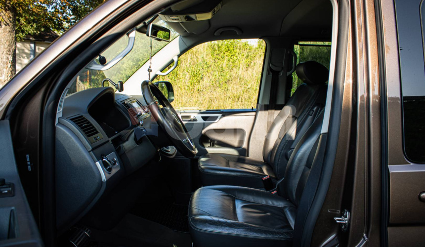 Volkswagen T5 Multivan 2.0 BiTDI DSG, Webasto, Po veľkom servise za 5 000