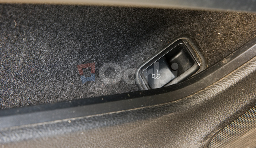 Mercedes-Benz E trieda Kabriolet 250 CGI Blue 5st. Automat Benzín