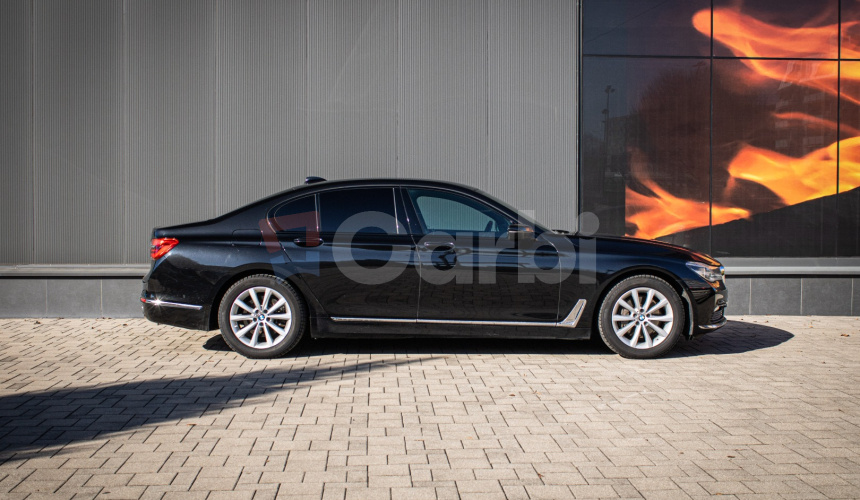 BMW 730d Masáž, Bowers & willkins, Laser svetlá, Head-up