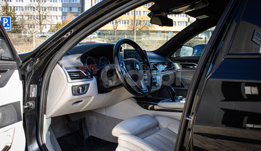 BMW 730d Masáž, Bowers & willkins, Laser svetlá, Head-up