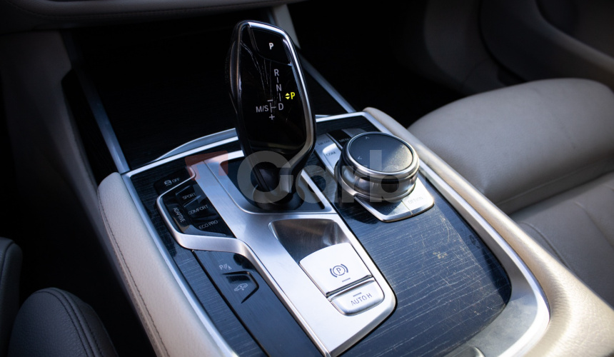 BMW 730d Masáž, Bowers & willkins, Laser svetlá, Head-up