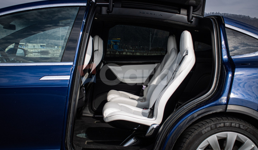 Tesla Model X 75D Free Supercharging SC01, 6 miestna, Ťažné, TOP konfigurácia