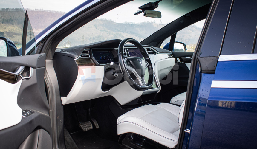 Tesla Model X 75D Free Supercharging SC01, 6 miestna, Ťažné, TOP konfigurácia
