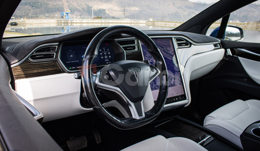 Tesla Model X 75D Free Supercharging SC01, 6 miestna, Ťažné, TOP konfigurácia